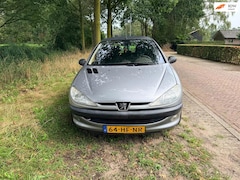 Peugeot 206 - 1.6-16V Gentry
