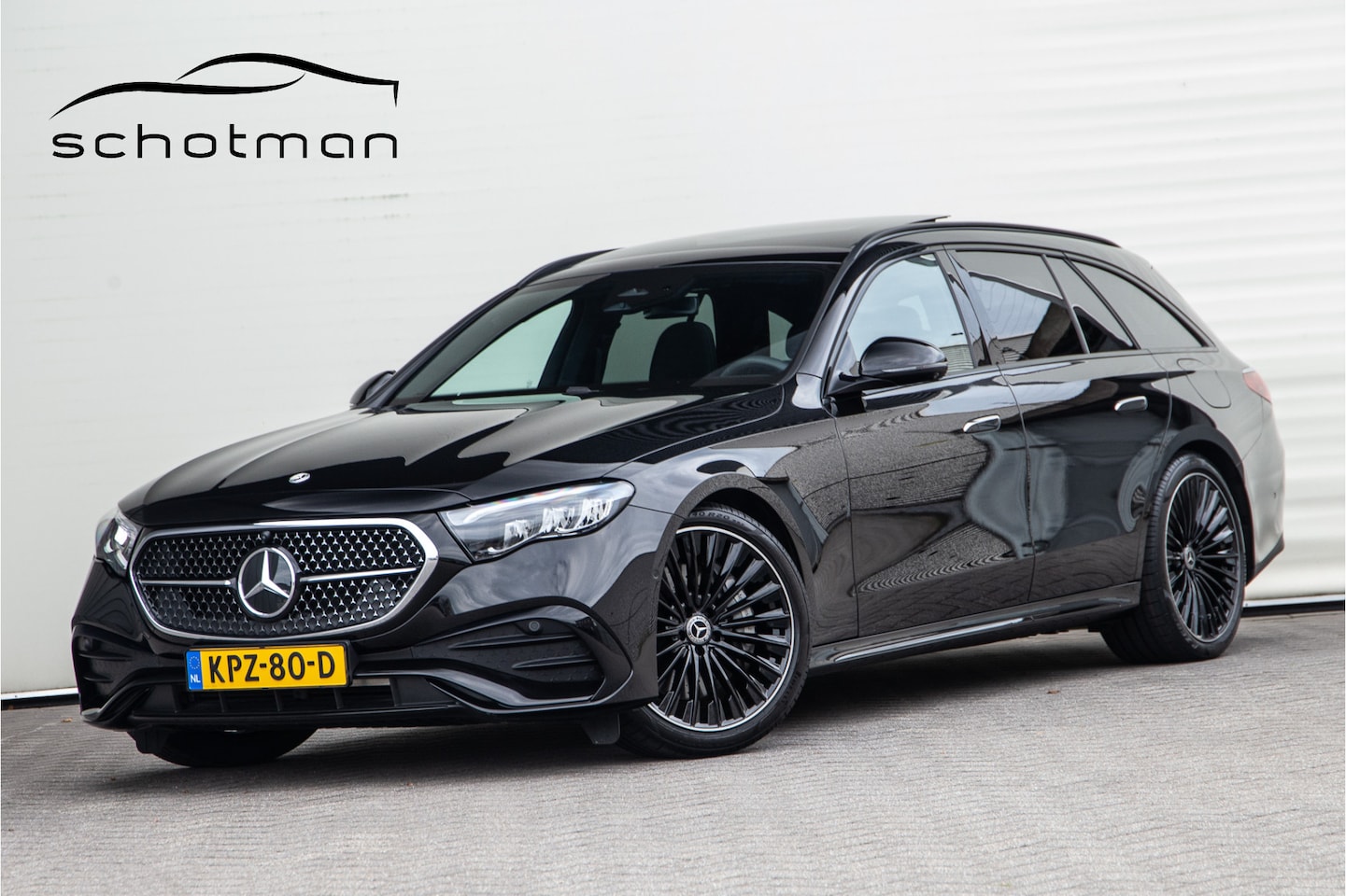 Mercedes-Benz E-klasse Estate - 300 e AMG Premium, Pano, Distronic, Trekhaak, Nightpakket 2025 - AutoWereld.nl