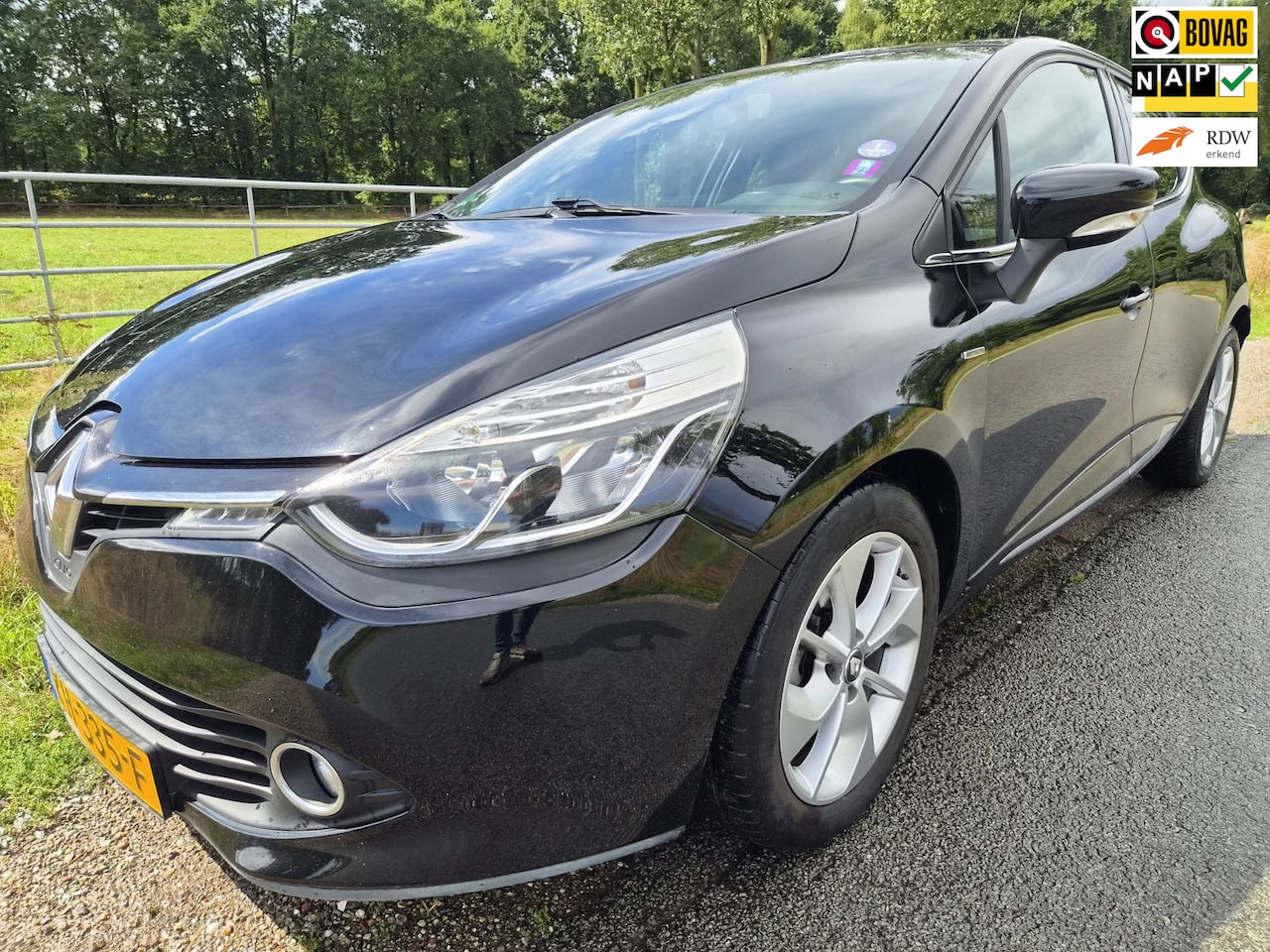 Renault Clio - 0.9 TCe Limited dealer ond. met Treekhaak, navi, airco, cruise control - AutoWereld.nl