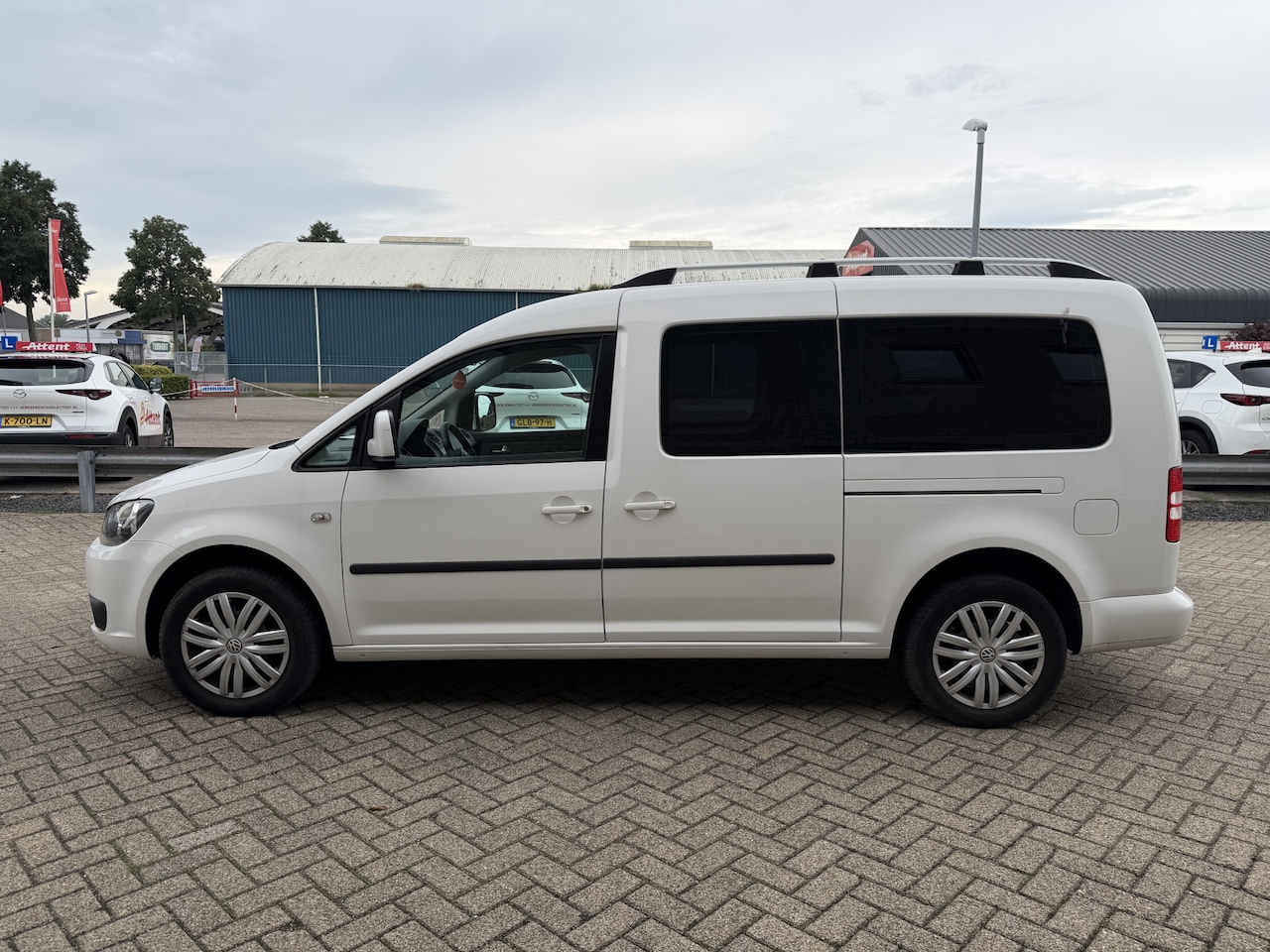 Volkswagen Caddy Maxi - 1.6 TDI Trendline / te koop zo mee geen garantie € 5.950 marge / export papieren + verzeke - AutoWereld.nl