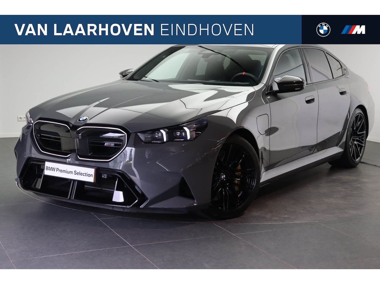 BMW M5 - Automaat / M Drive Professional / M Carbon-keramische remmen / Bowers & Wilkins / / Grigio - AutoWereld.nl