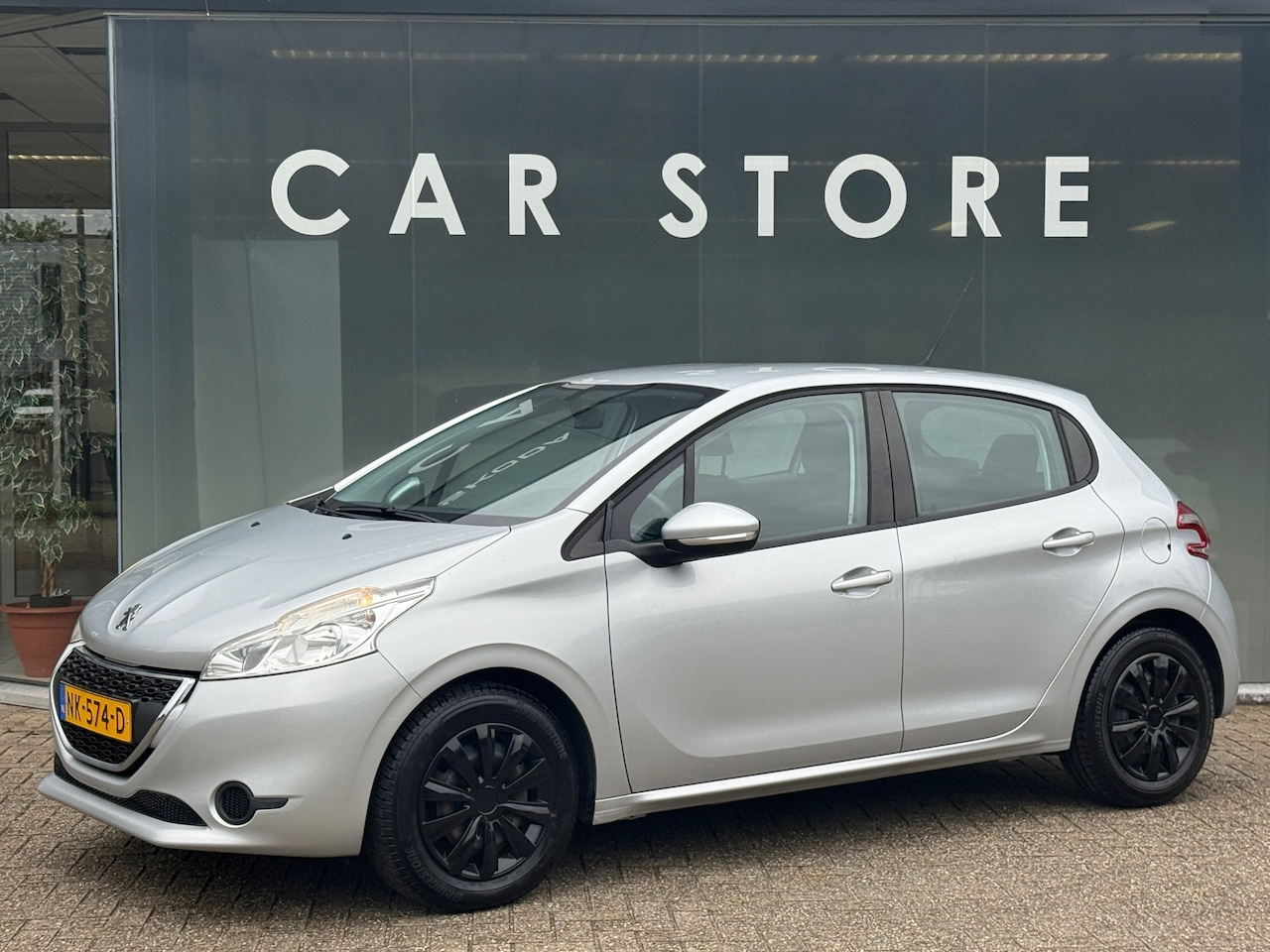 Peugeot 208 - 1.2 VTi Allure Navi Stoelverwarming Airco - AutoWereld.nl