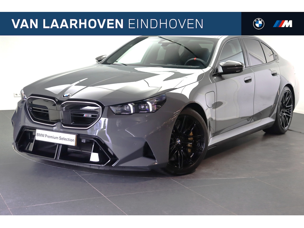 BMW M5 - 5 Serie Automaat / M Drive Professional / M Carbon-keramische remmen / Bowers & Wilkins / - AutoWereld.nl