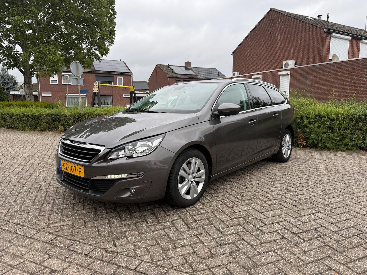 Peugeot 308 SW - 1.2 PureTech Blue Lease Executive 1.2 PureTech Blue Lease Executive - AutoWereld.nl