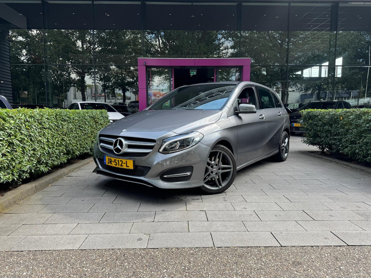 Mercedes-Benz B-klasse - 180 Ambition | WORDT VERWACHT | PARKEERSENSOREN | NAVIGATIE | BLUETOOTH | CRUISE CONTROL | - AutoWereld.nl