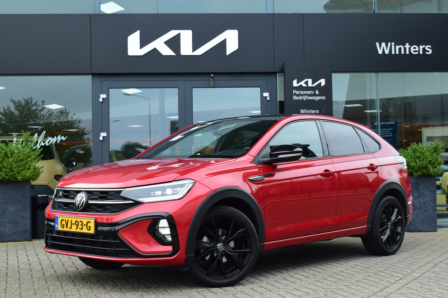 Volkswagen Taigo - 1.0 TSI R-Line | Trekhaak | Panoramdak | Stoelverwarming | Adaptieve Cruise Control | - AutoWereld.nl