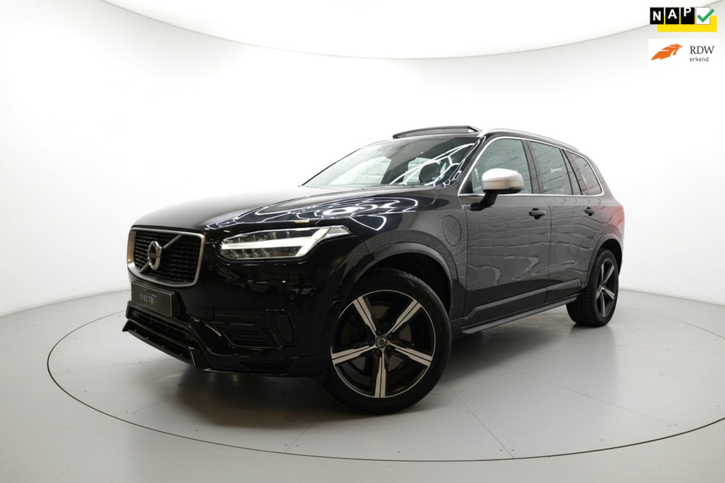 Volvo XC90 - 2.0 T8 Twin Engine AWD R DEGISN 7 PERS PANO LEER - AutoWereld.nl