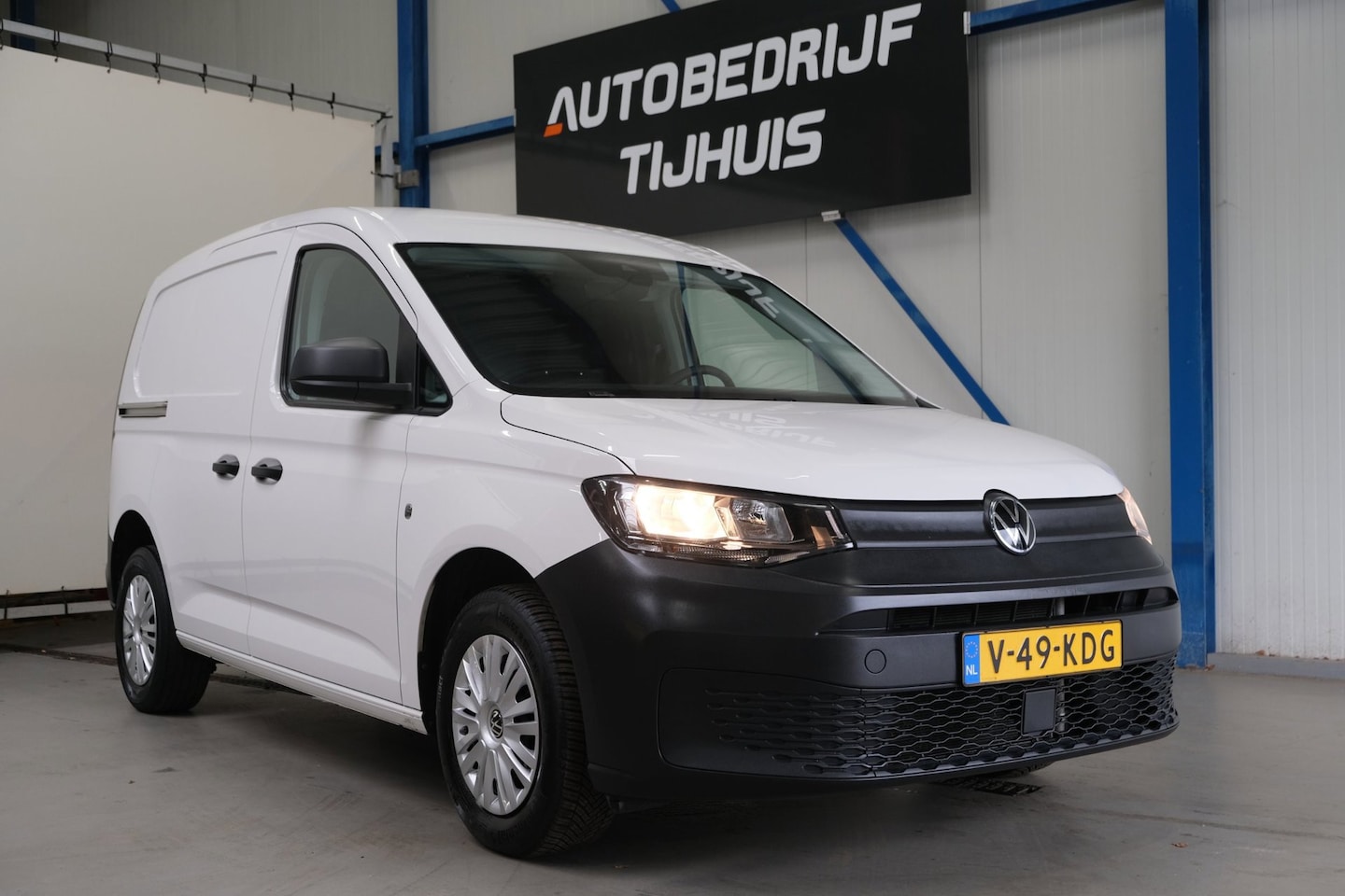 Volkswagen Caddy Cargo - 2.0 TDI Comfort - N.A.P. Airco, Cruise, Virtual display, Carplay, Trekhaak. - AutoWereld.nl