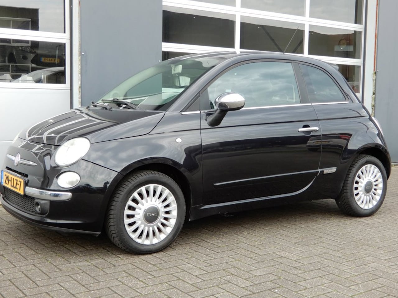 Fiat 500 Abarth - 1.2 Sport Automaat/AbarthStoelen/Airco/Blue&me - AutoWereld.nl