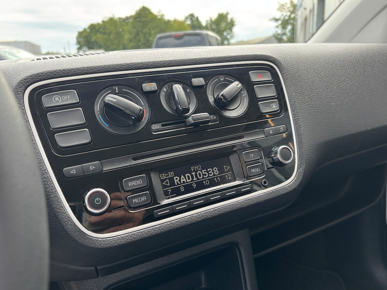 Volkswagen Up! - 1.0 take up! BlueMotion | Org-NL auto. Airco.