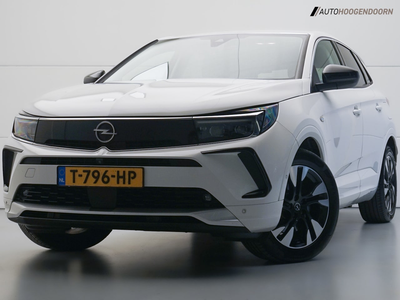 Opel Grandland - 1.6 Turbo Plug-In Hybrid Business Elegance Sport (APPLE CARPLAY,TREKHAAK,STUUR-STOELVERWAR - AutoWereld.nl