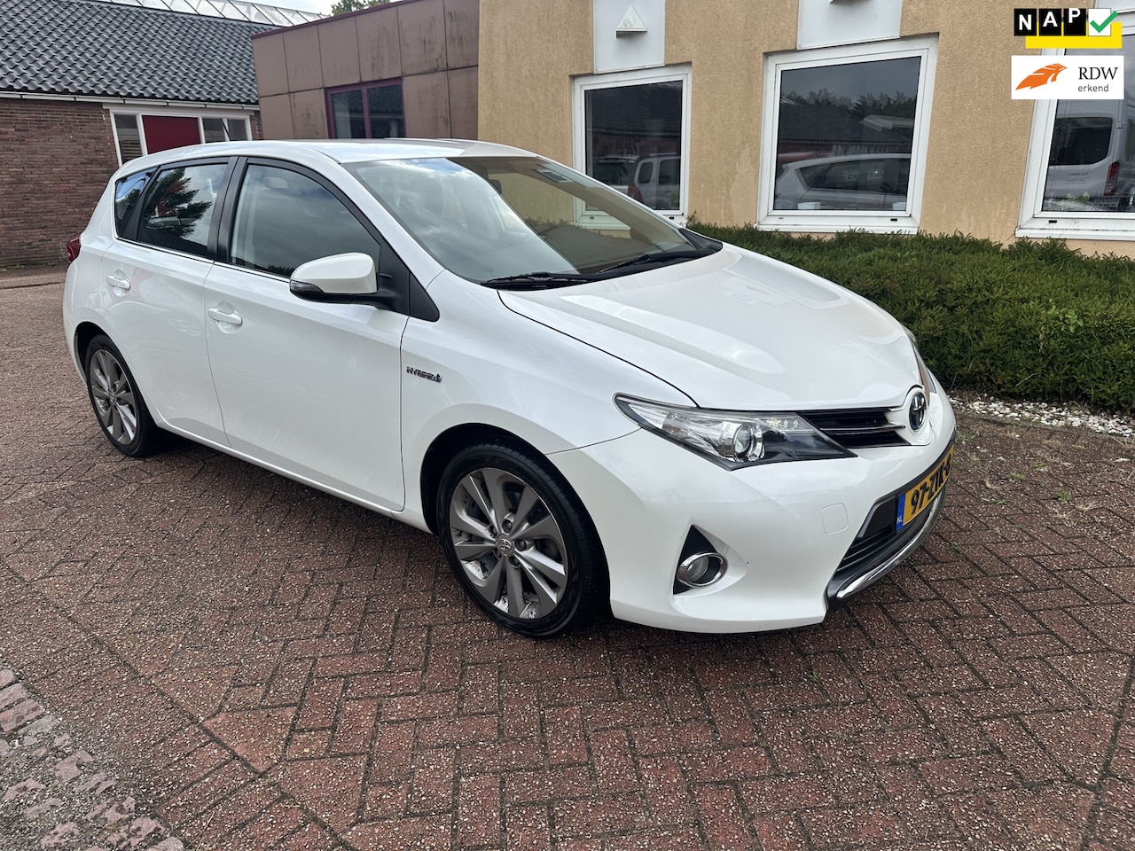 Toyota Auris - 1.8 Hybrid Aspiration NAVI CAMERA DEALER ONDERHOUD - AutoWereld.nl