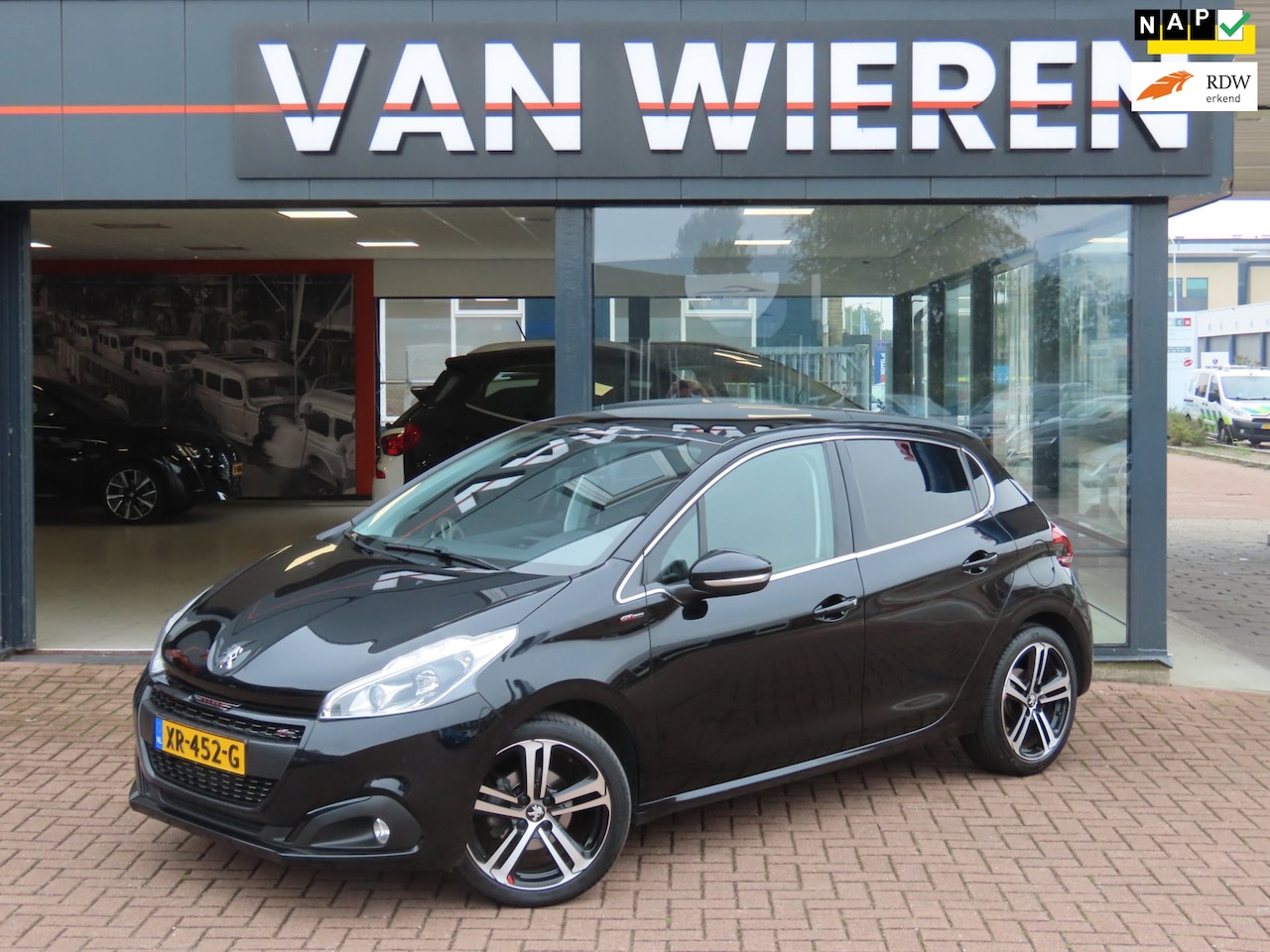 Peugeot 208 - 1.2 PureTech GT-Line Pano Camera Trekhaak Clima NAP - AutoWereld.nl