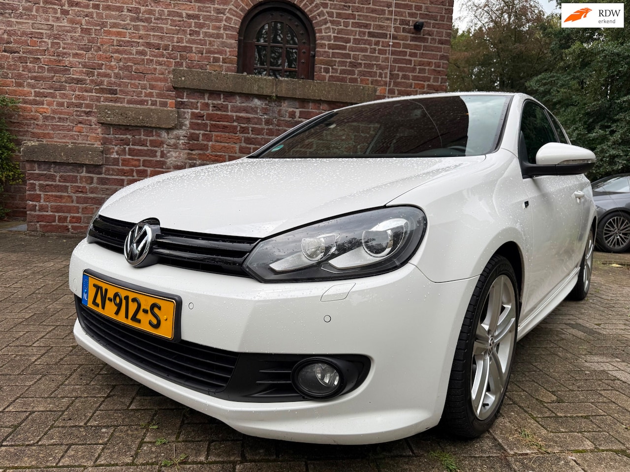 Volkswagen Golf - R-Line 160 PK 1.4 TSI Highline - AutoWereld.nl