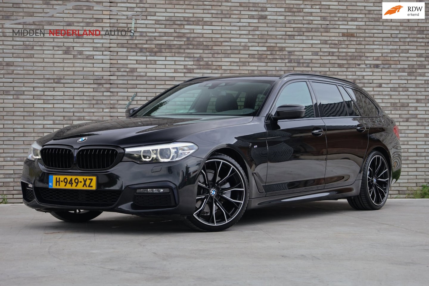 BMW 5-serie Touring - 520i High Executive * M-PAKKET * ONDERHOUD HISTORIE * NAP PAS * - AutoWereld.nl