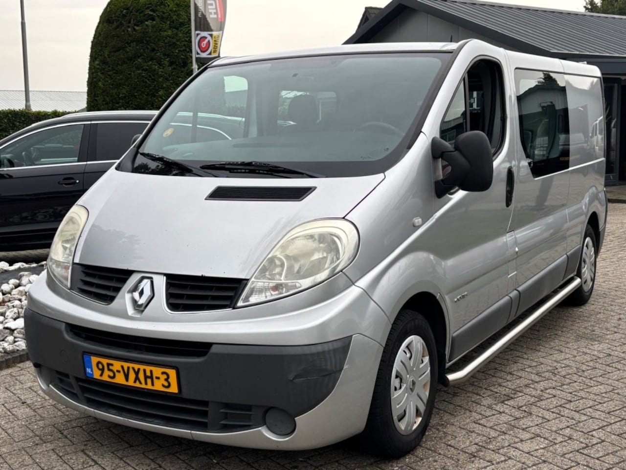 Renault Trafic - 2.0 DCI Lang Dubbel Cabine 6-Persoons Trekhaak 2008 - AutoWereld.nl