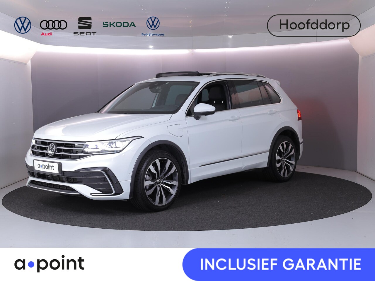 Volkswagen Tiguan - 1.4 TSI eHybrid R-Line Business 245 pk Automaat (DSG) | Navigatie | Panoramadak | Park ass - AutoWereld.nl