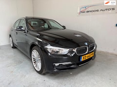 BMW 3-serie - 328i xDrive High Executive