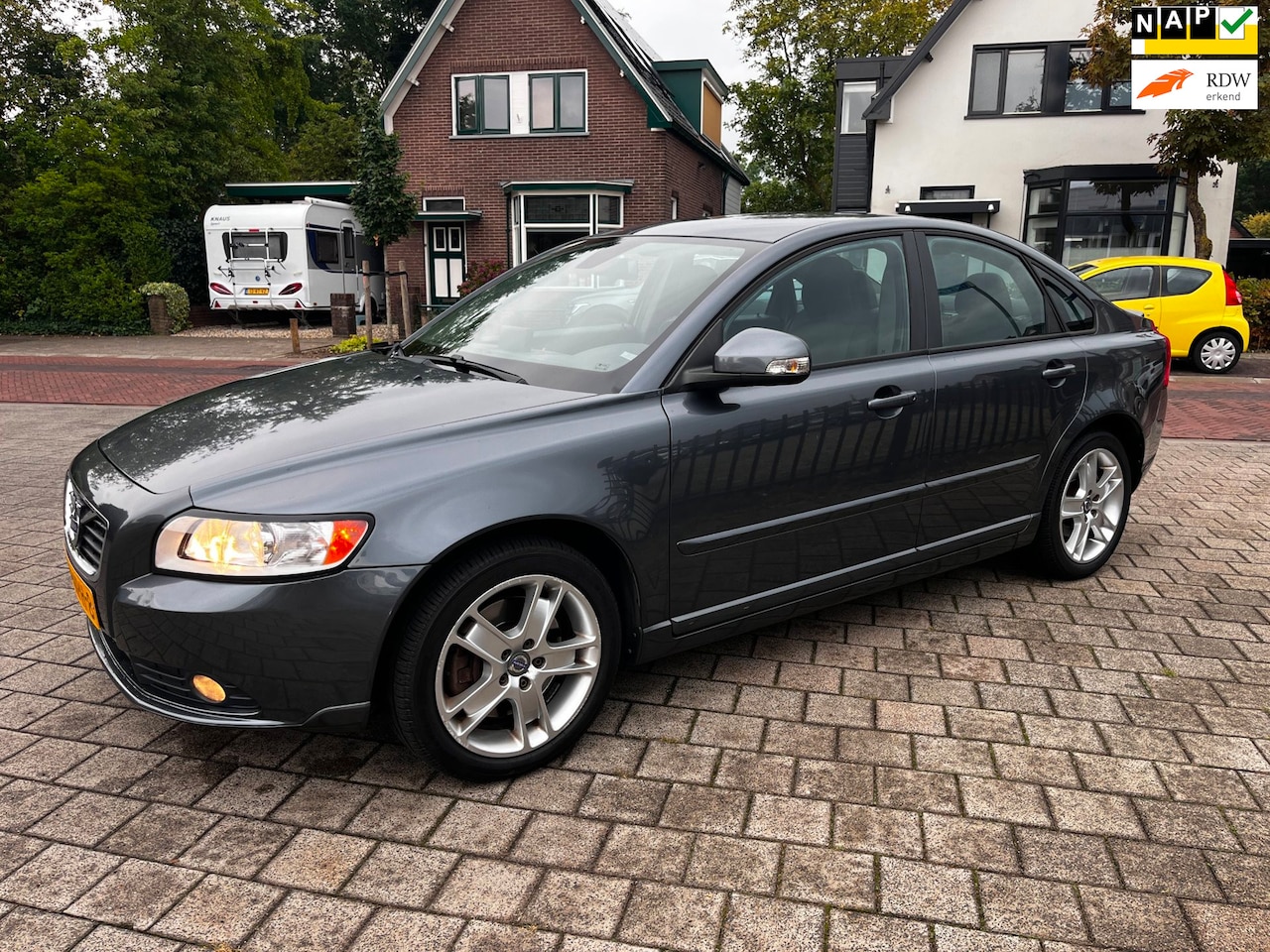 Volvo S40 - 2.0 D4 177pk 5 Cil 1e eig Autom Cruise isofix UNIEK!! NW APK Youngtimer - AutoWereld.nl
