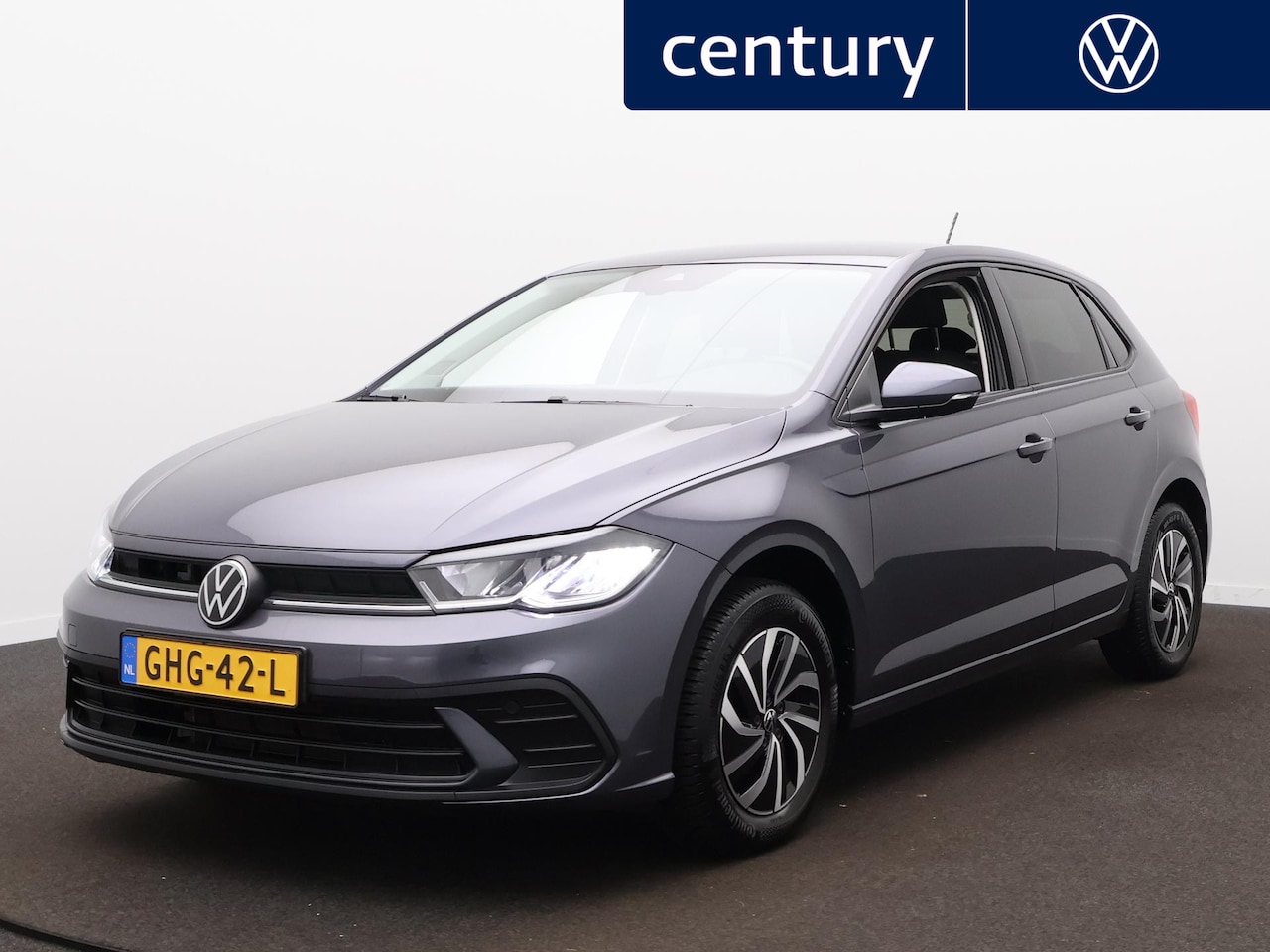 Volkswagen Polo - 1.0 TSI Life Automaat - Navigatie - Clima - Extra getint glas - AutoWereld.nl