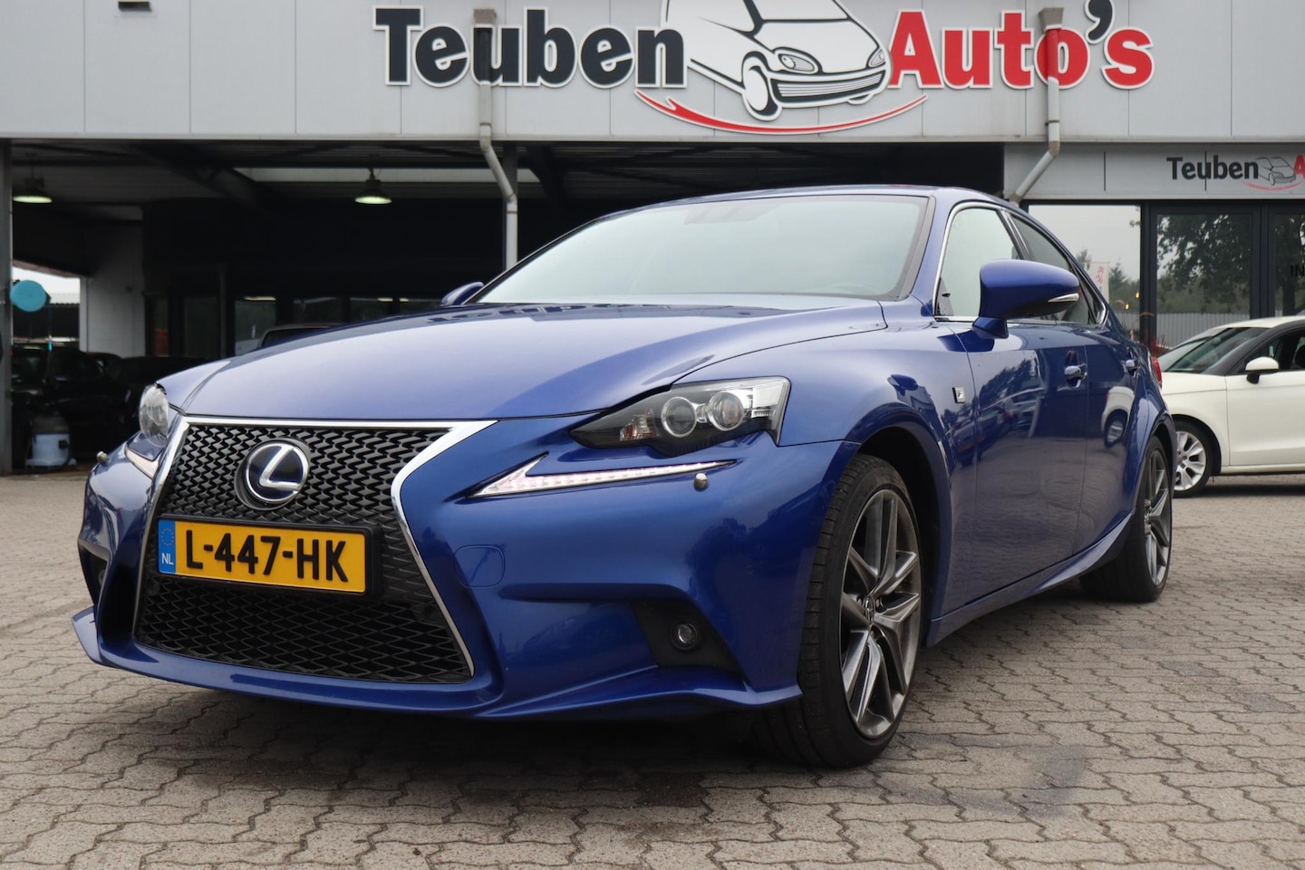 Lexus IS - 300h Hybrid F-Sport Line | Leder | Stoel verwarming/ventilatie |  Memorystoelen | Nette au - AutoWereld.nl