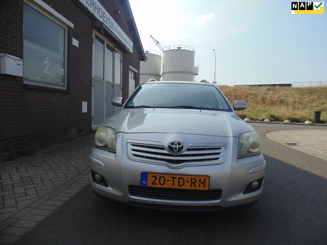 Toyota Avensis Wagon - 2.0 VVTi Executive automaat met leder airco trekhaak - AutoWereld.nl