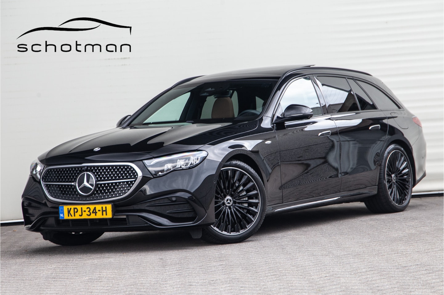 Mercedes-Benz E-klasse Estate - 300 e AMG Premium, Hyperscreen, Distronic, Pano, Bruin Leder, Trekhaak, Nightpakket 2025 - AutoWereld.nl