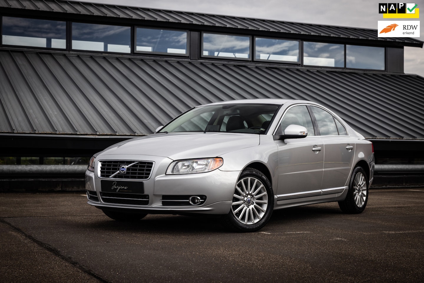 Volvo S80 - 2.5 T Momentum AUT (200pk) Orig NL - Lage KM - AutoWereld.nl