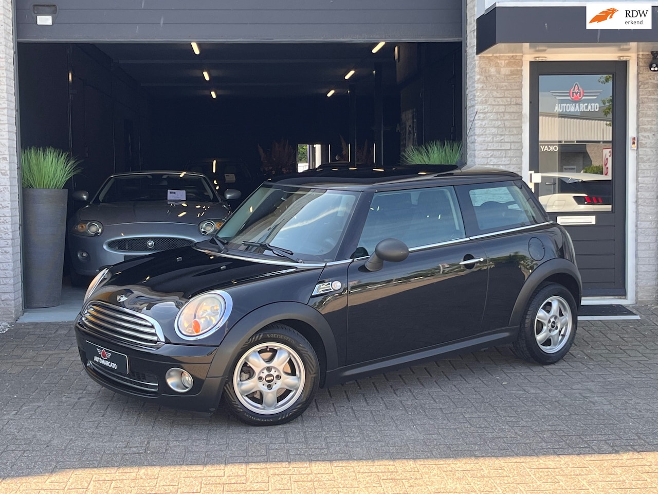 MINI 3-Deurs - 1.4 One Pepper | Airco | Nieuwe APK | 139.457 km | Sportwielen | CPV met afst. bed. | Leuk - AutoWereld.nl