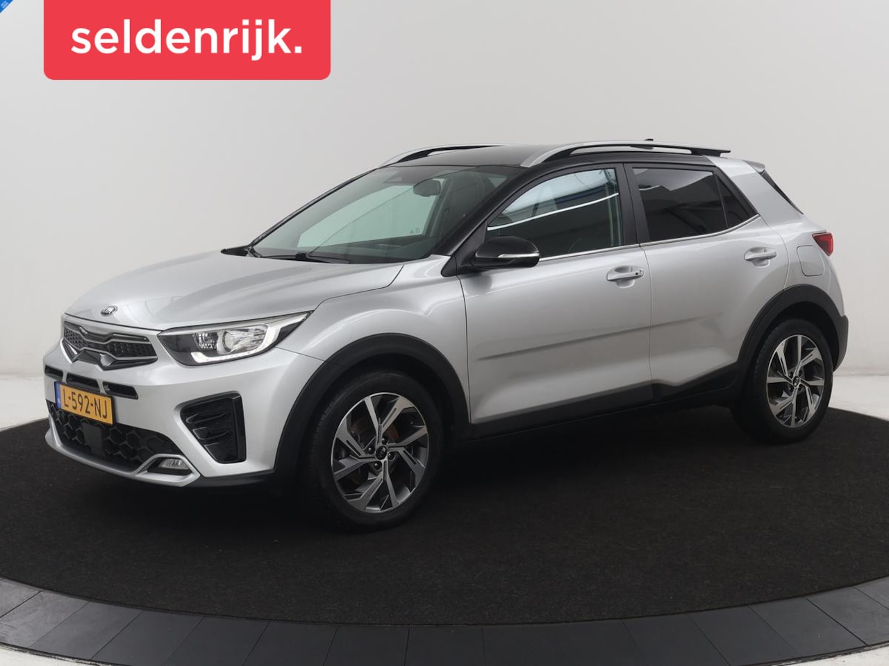 Kia Stonic - 1.0 T-GDi MHEV GT-Line | Half leder | Cruise control | Lane assist | Stuur/stoel verwarmin - AutoWereld.nl