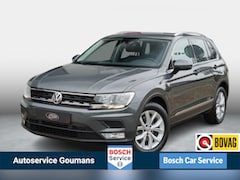 Volkswagen Tiguan - 1.4 TSI Connected Series Trekhaak Navi Carplay Adaptieve Cruise