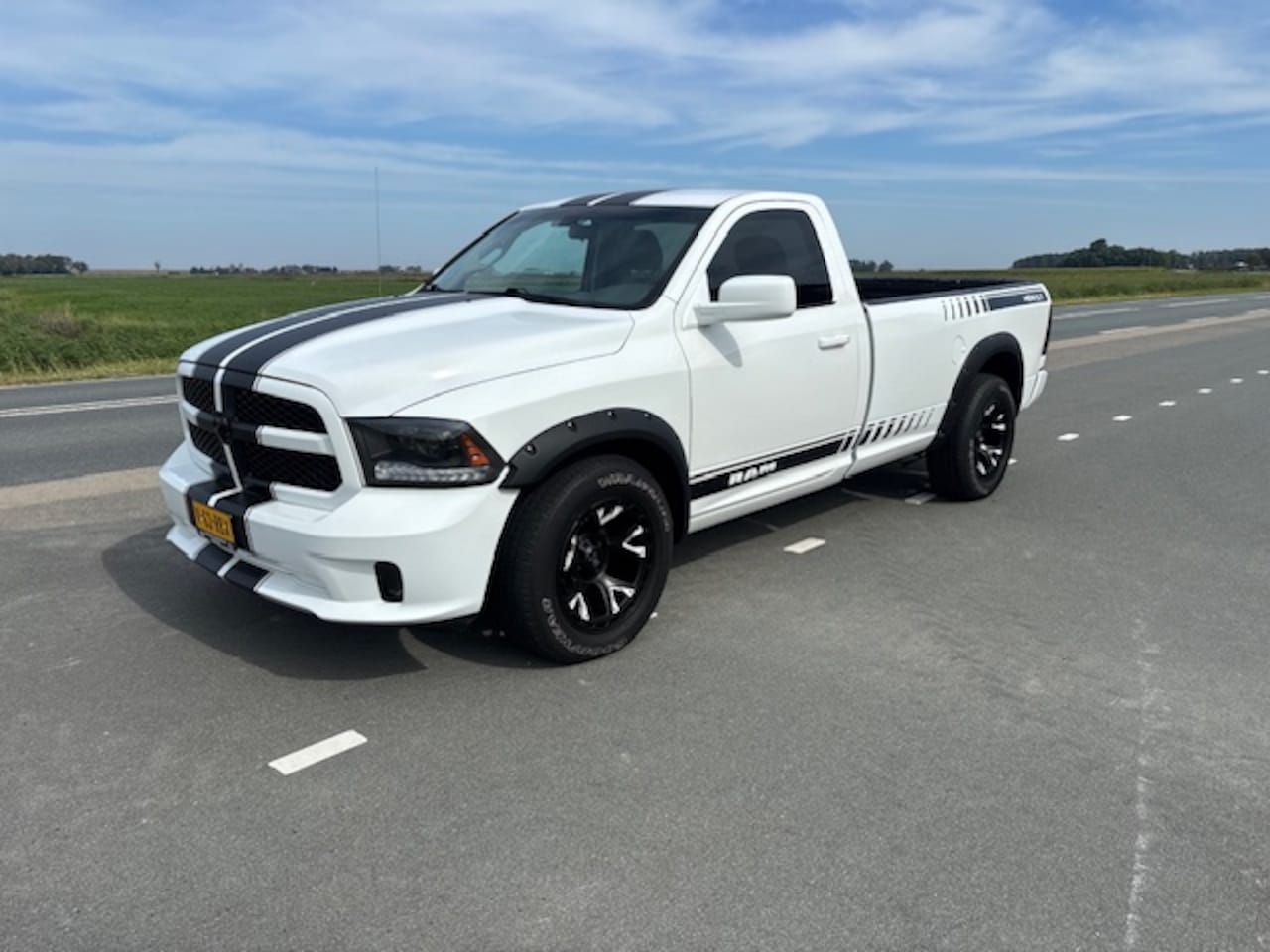 Dodge Ram 1500 - singel cab 5.7 lpg MARGE financiering v/a 350 p/m - AutoWereld.nl