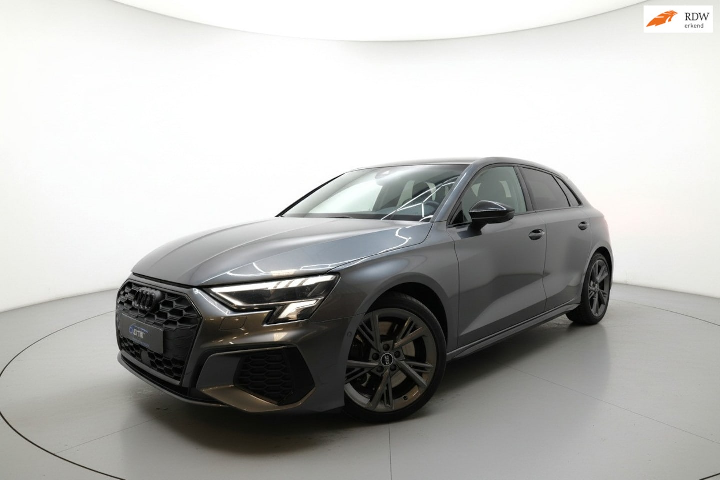 Audi A3 Sportback - 2.0 TFSI S3 quattro LEER ACC CARPLAY SFEER - AutoWereld.nl