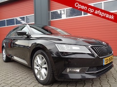 Skoda Superb Combi - 1.5 TSI ACT Ambition Business 150PK Clima Cruise Pano-Dak Navi Trekhaak NL-Auto Trekhaak B