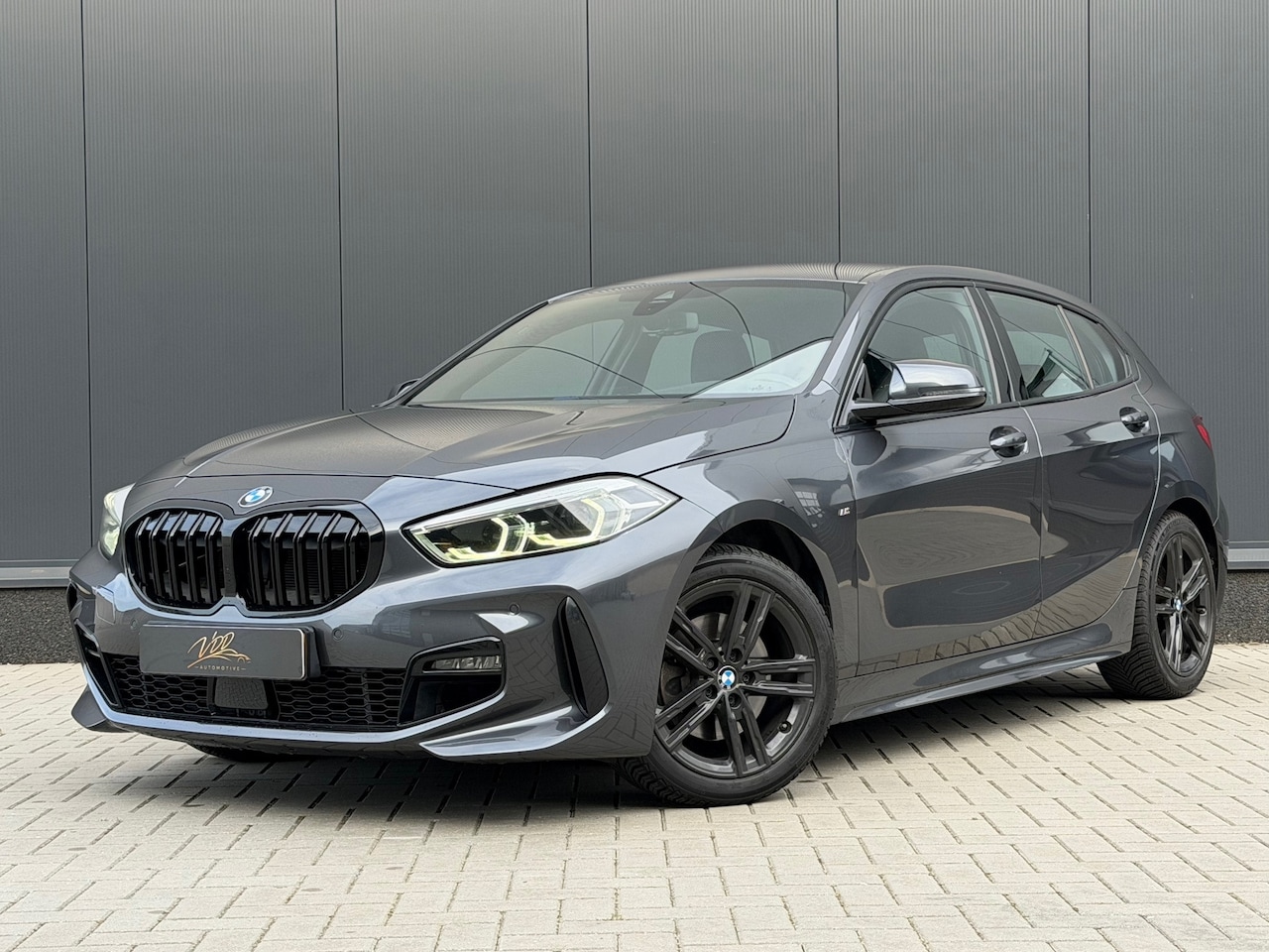 BMW 1-serie - 118i M-Sport Cruise|Carplay|Navi|PDC|Half leder|Stoelverwarming - AutoWereld.nl
