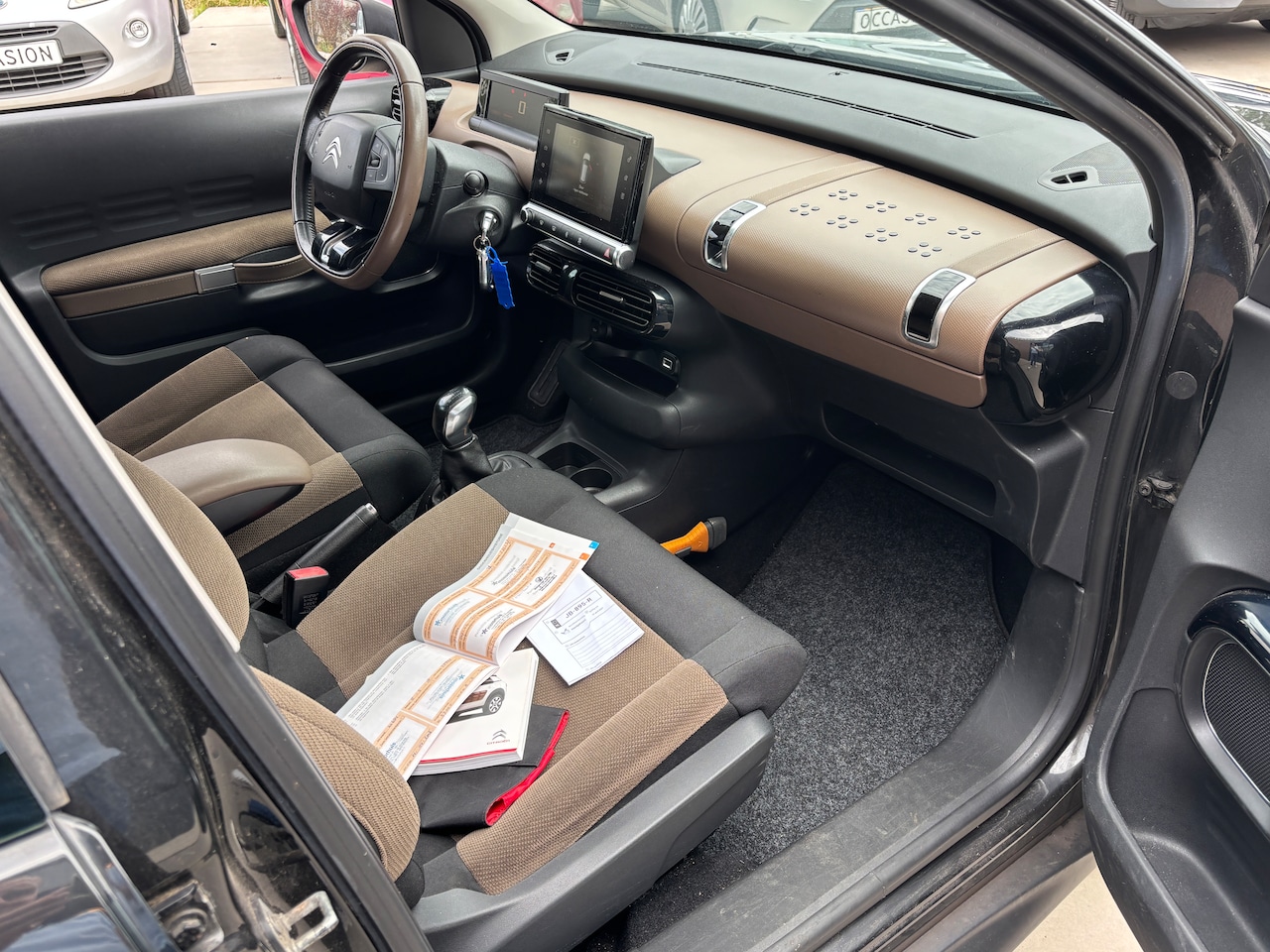 Citroën C4 Cactus - 1.2 PureTech Business | Org-NL auto. Navi. D-riem verv. Trekhaak