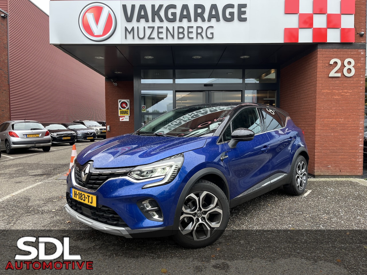 Renault Captur - 1.3 TCe 130 Intens // ADAPT. CRUISE // DODEHOEK // KEYLESS // CAMERA+SENSOREN // NAVI+CARP - AutoWereld.nl