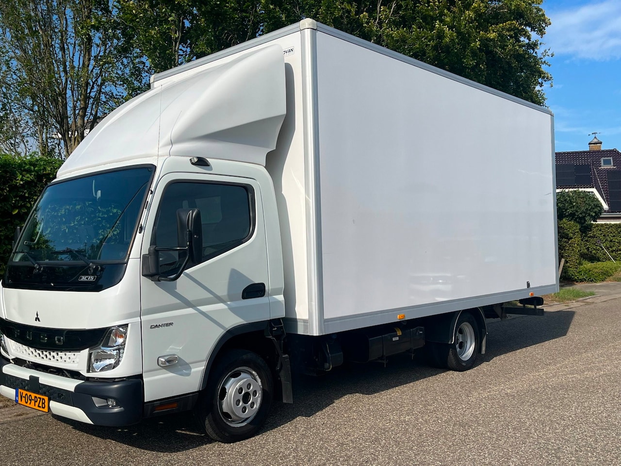 Fuso Canter - Bakwagen XL | 3500kg trekgewicht! - AutoWereld.nl