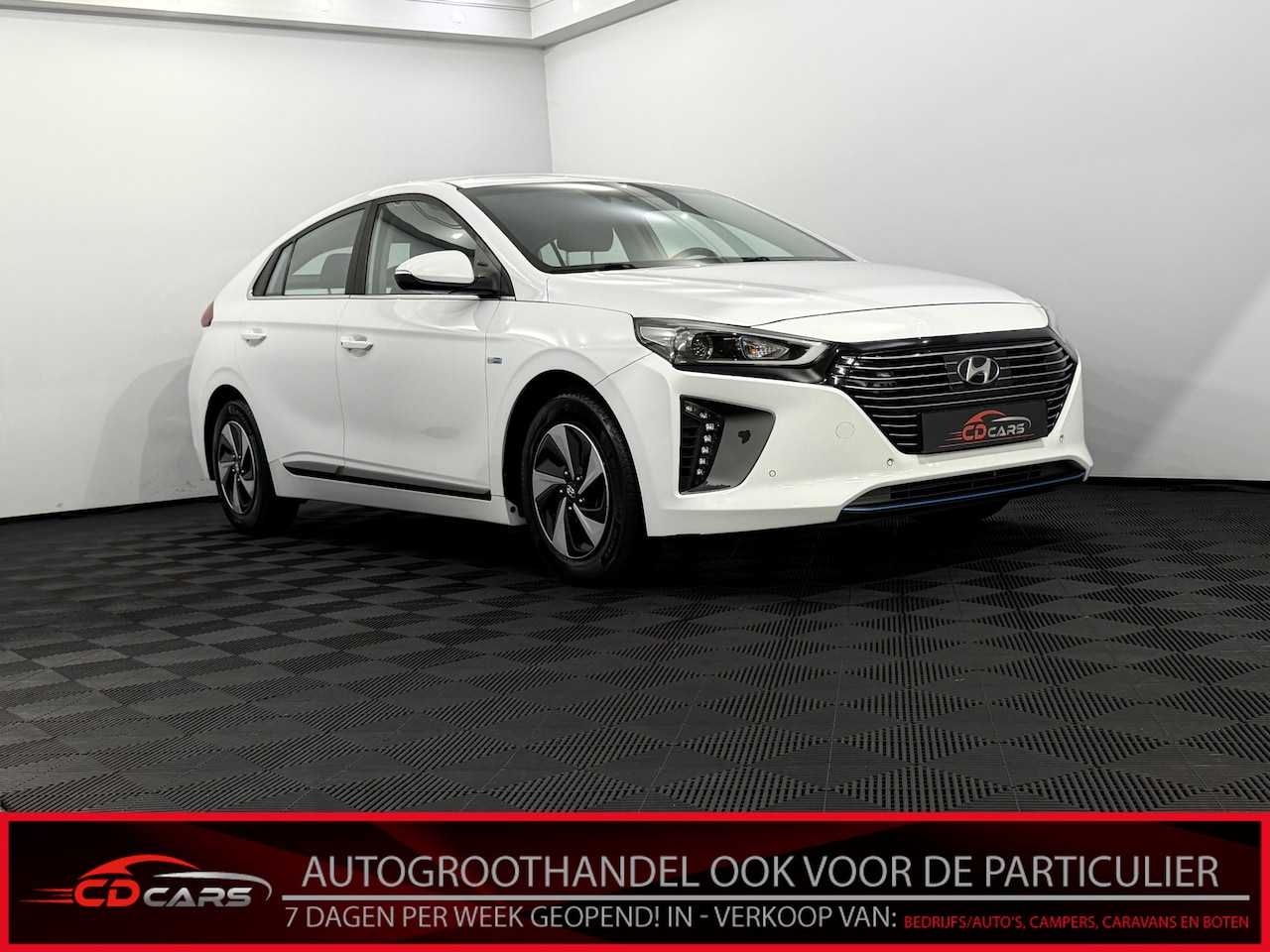 Hyundai IONIQ - 1.6 GDi Comfort Camera, Navi, Apple carplay, Rijstrook correctie, Keyless start, Cruise co - AutoWereld.nl