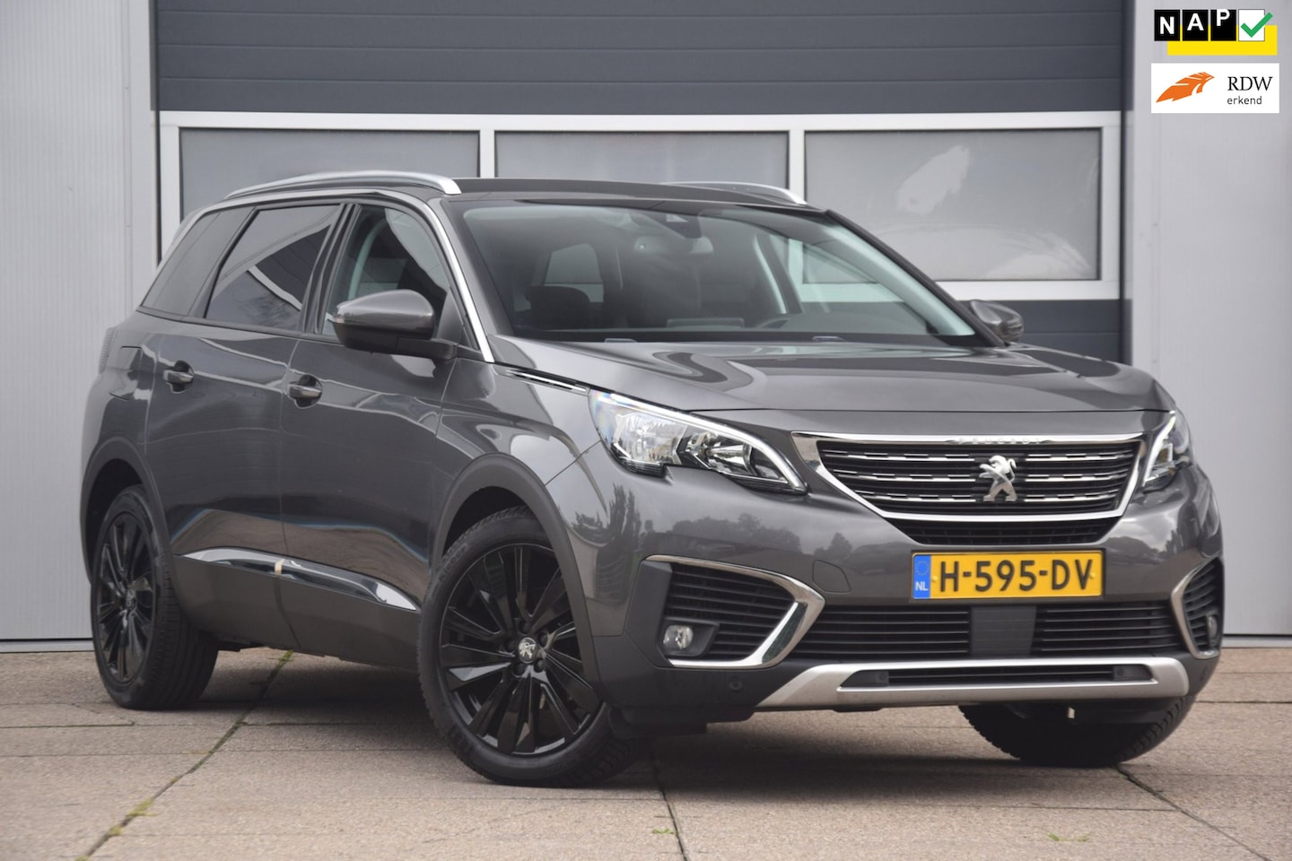 Peugeot 5008 - 1.2 PureTech Blue Lease Premium TREKHAAK / 7 persoons / 19'' velgen / DB riem vernieuwd / - AutoWereld.nl