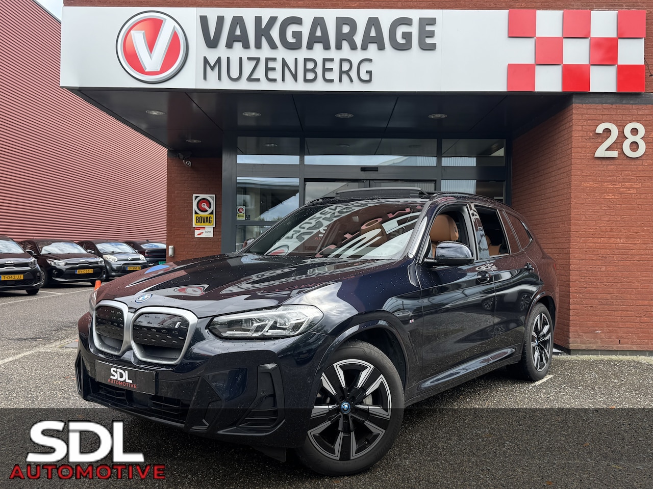 BMW iX3 - High Executive 80 kWh // SOH 100% // SCHUIF-KANTELDAK // LEDER+ELEK. STOELEN // ELEK. KLEP - AutoWereld.nl