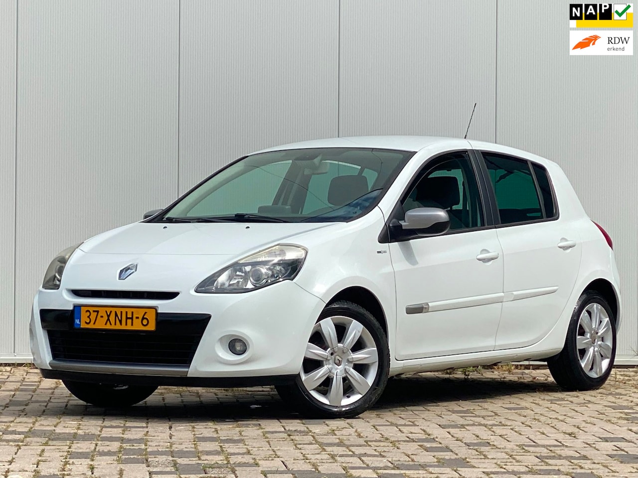 Renault Clio - 1.2 TCe Night & Day AIRCO/ NAP KILOMETERS IN TOPSTAAT - AutoWereld.nl
