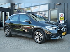 Mercedes-Benz GLA-Klasse - 180 Business Solution Automaat | MBUX | Trekhaak | Camera | NL-Auto