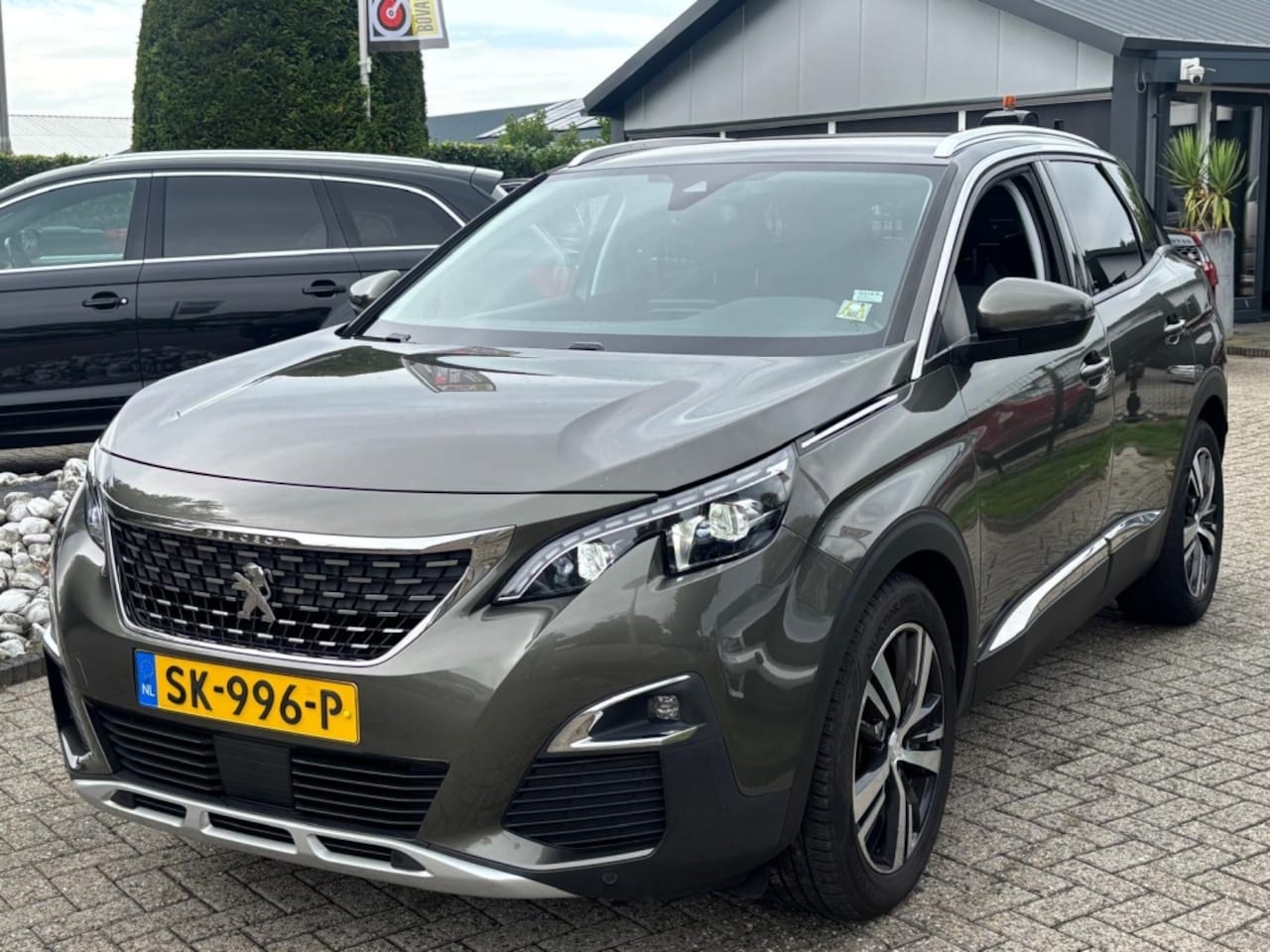 Peugeot 3008 - 1.2 Benzine Allure Automaat 2018 Xenon Trekhaak - AutoWereld.nl
