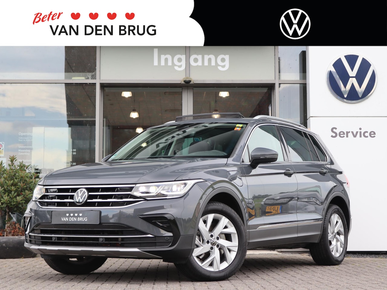 Volkswagen Tiguan - 1.4 TSI 245 pk DSG eHybrid Elegance | Panorama Dak | Trekhaak | Led Matrix | ACC | Stoel + - AutoWereld.nl