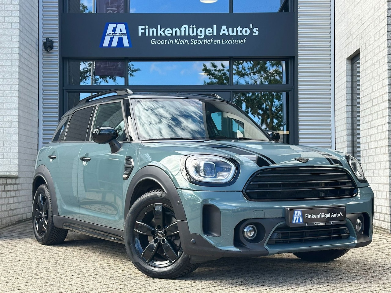 MINI Countryman - 1.5 Cooper Black-Pack |Pano |Head-Up |ACC |Camera |Leer |Sfeer | - AutoWereld.nl