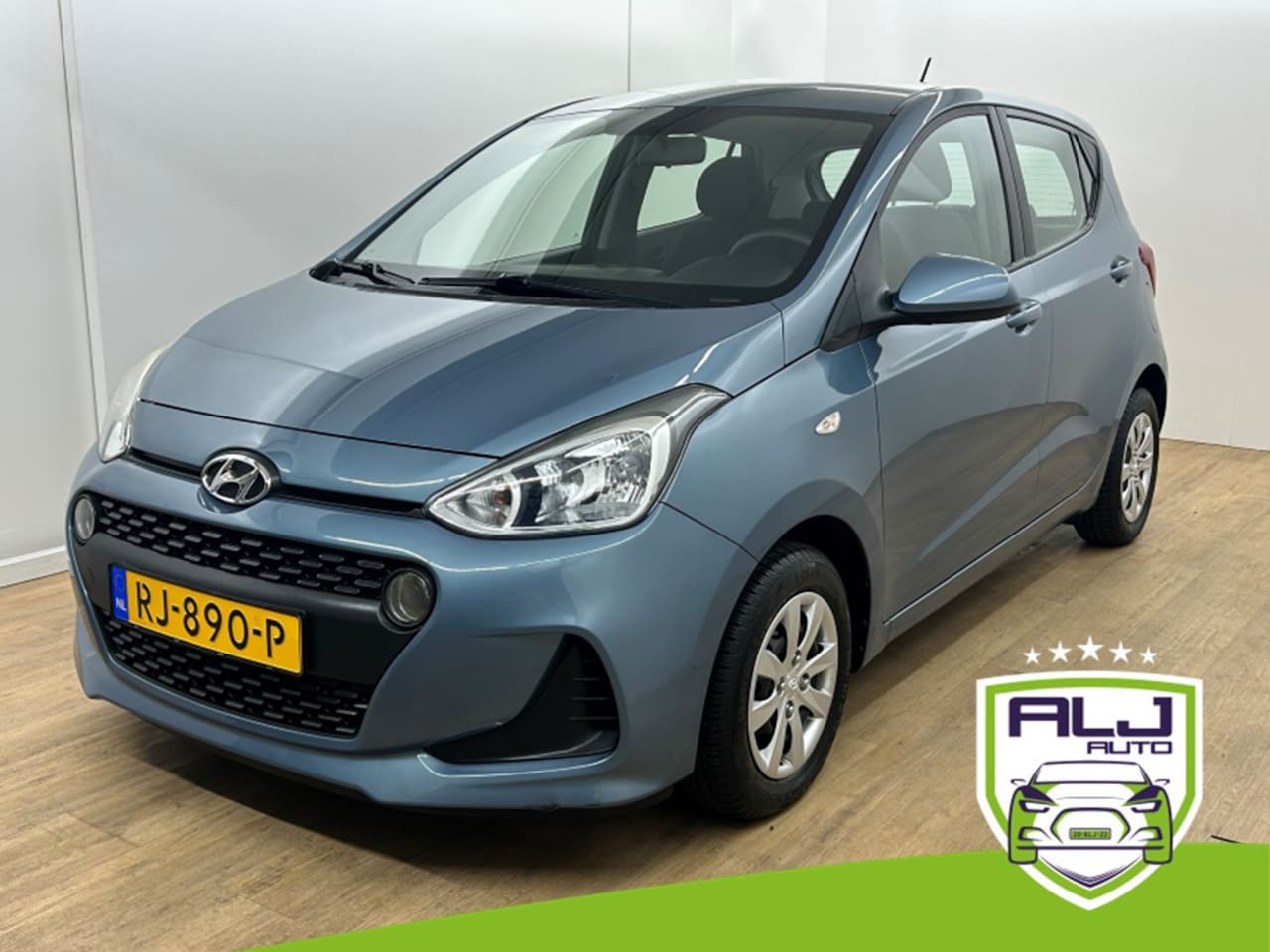 Hyundai i10 - Occasion 1.0i Comfort | Blauw | Tweedehands Hyundai i10 | Airco | Aux | Cruisecontrol - AutoWereld.nl