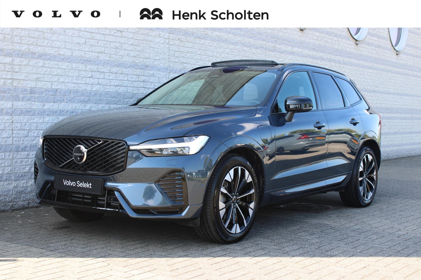 Volvo XC60 - T6 Plug-in hybrid AWD Ultra Dark | Luchtvering | Trekhaak | Panoramadak | Verwarmbare voor - AutoWereld.nl