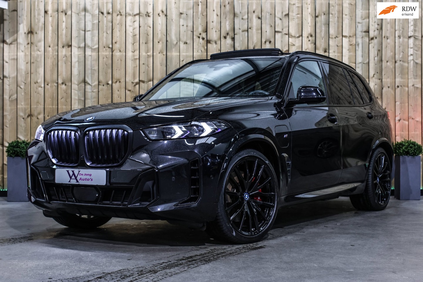 BMW X5 - XDrive50e M-Sport Pro *Pano*H/K*Massage*Trekhaak*Head-Up* - AutoWereld.nl