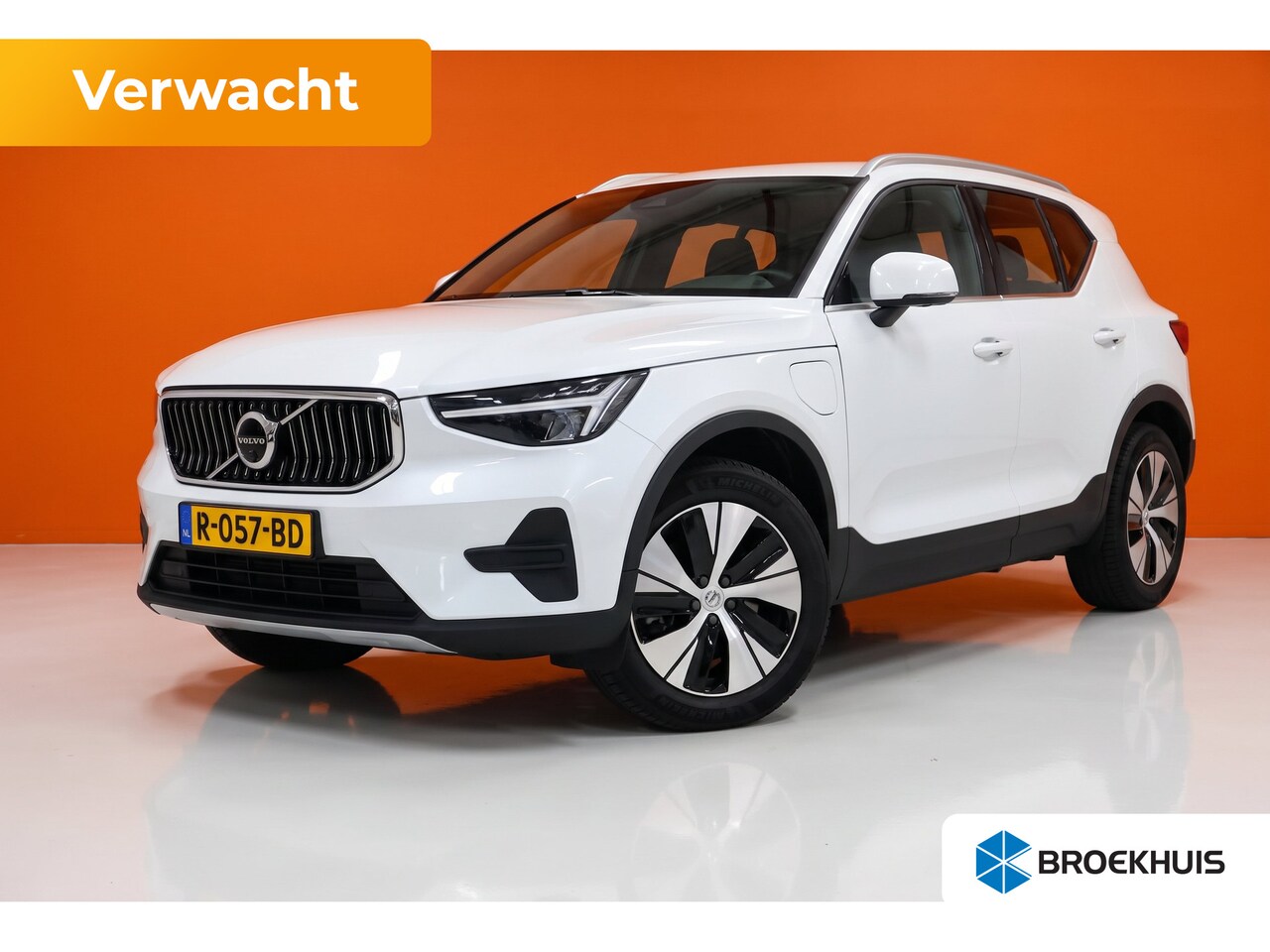 Volvo XC40 - 1.5 T4 Plug-in hybrid Core Bright Facelift! | Camera | Crystal White | Trekhaak - AutoWereld.nl